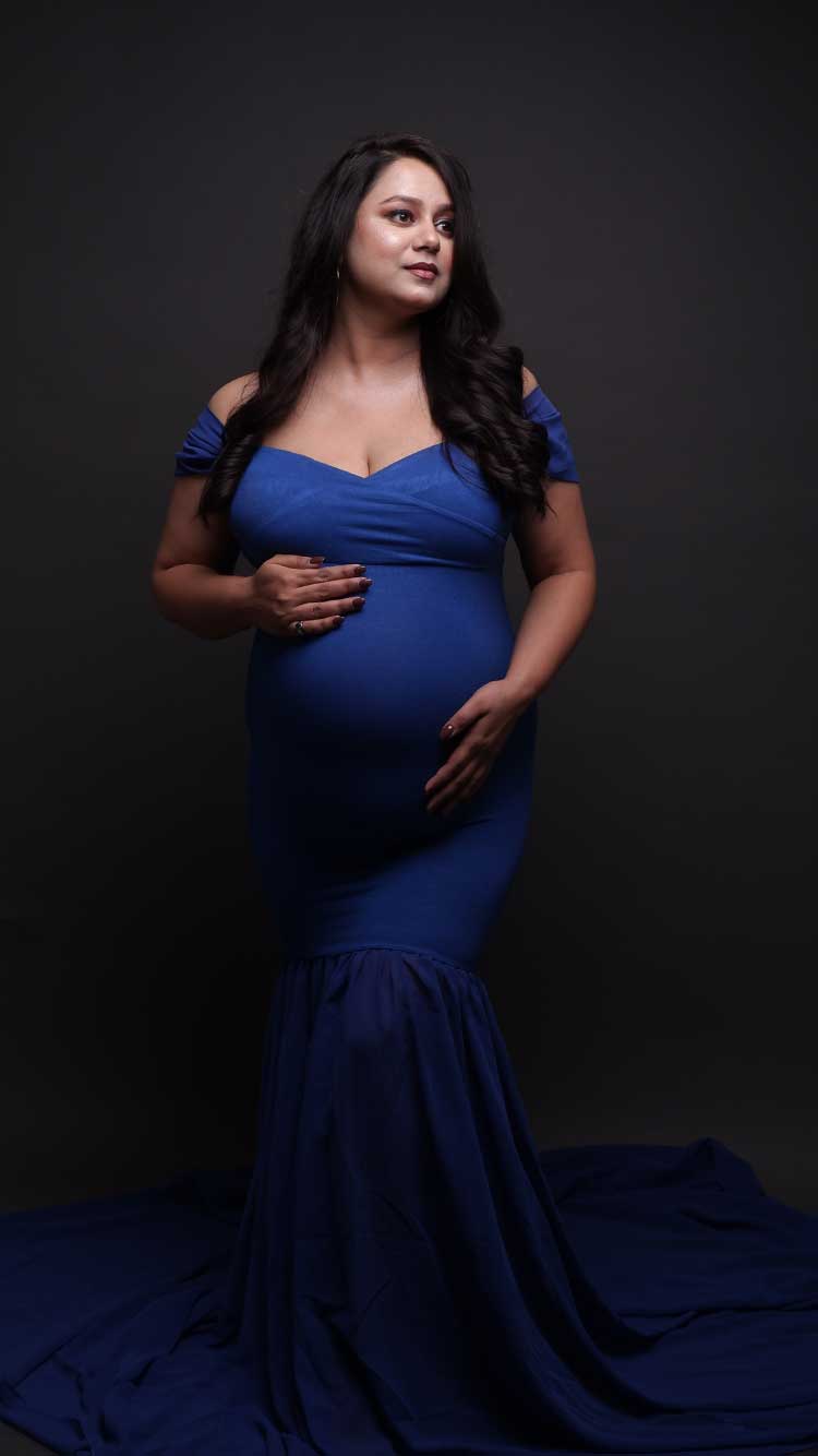 Black-maternity-gown