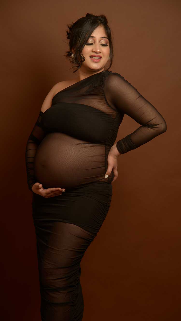 Black-maternity-gown