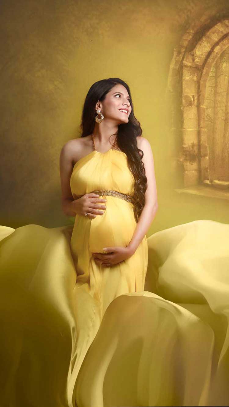 Black-maternity-gown