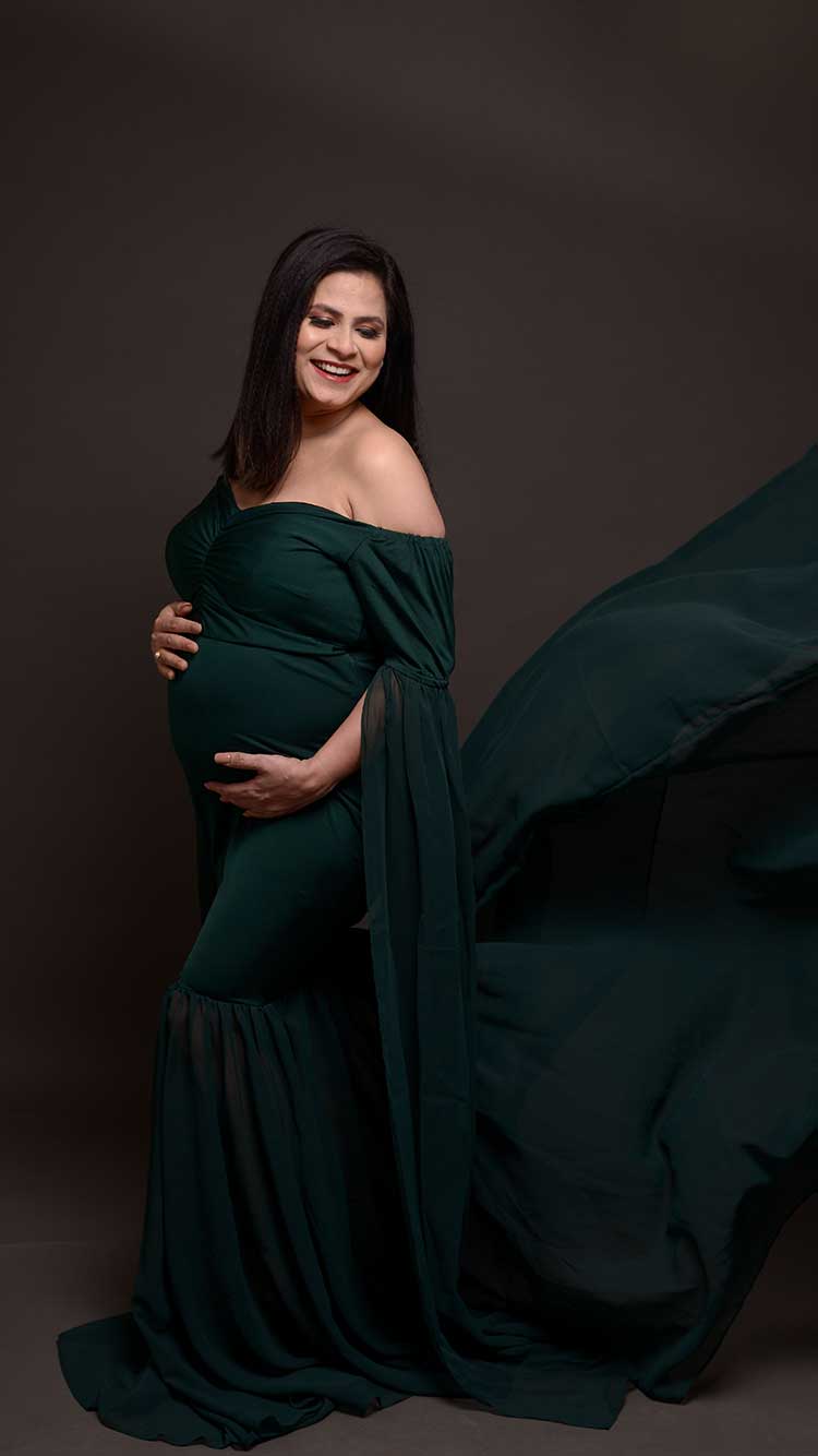 Black-maternity-gown