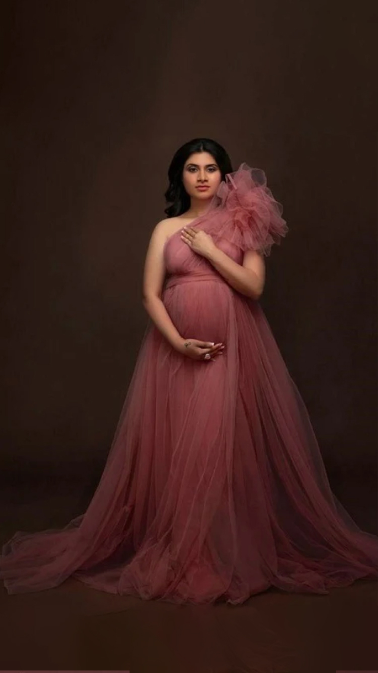 Black-maternity-gown