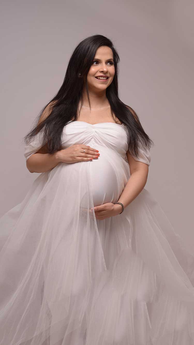 Black-maternity-gown